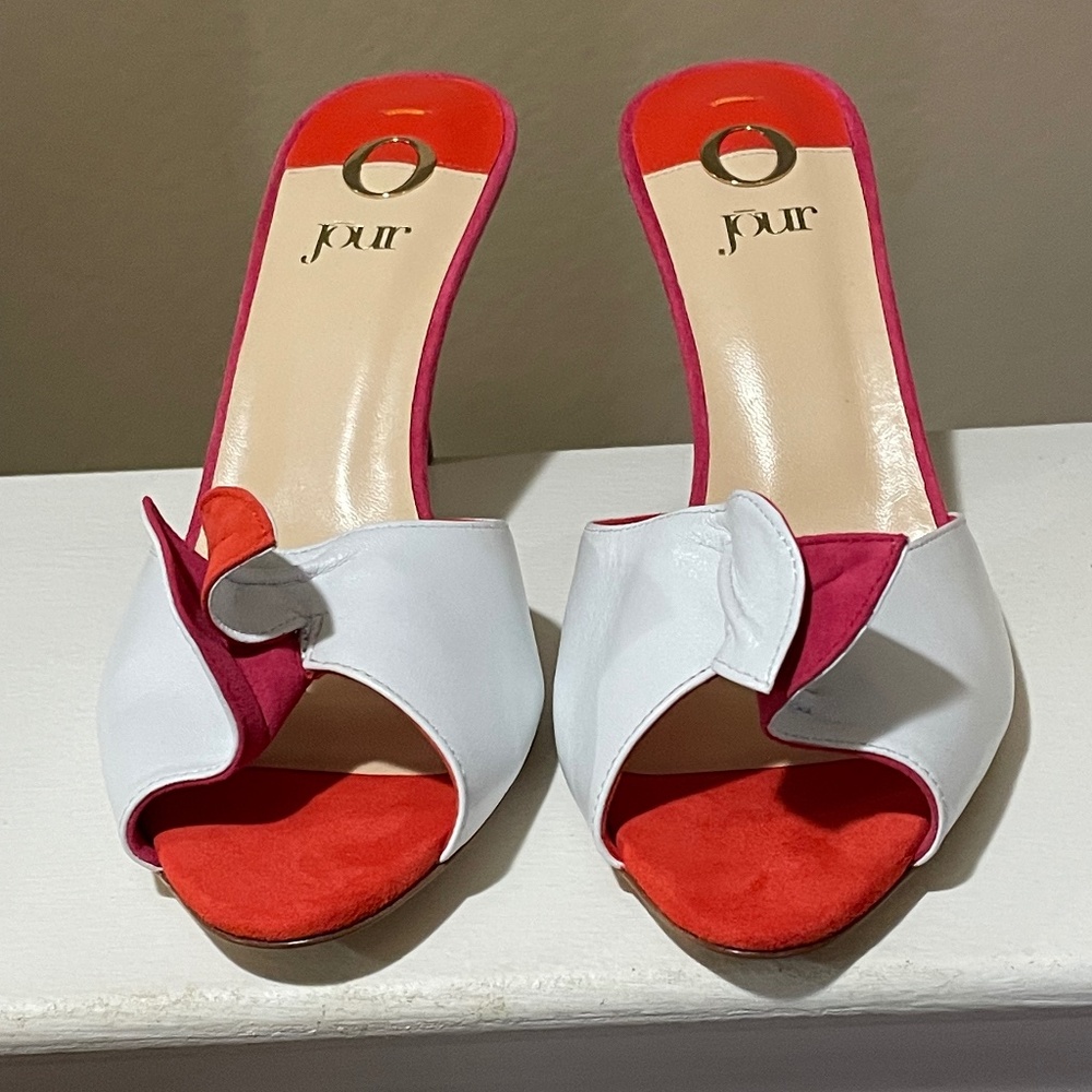 Ojour women’s mule, size 7, white and red.